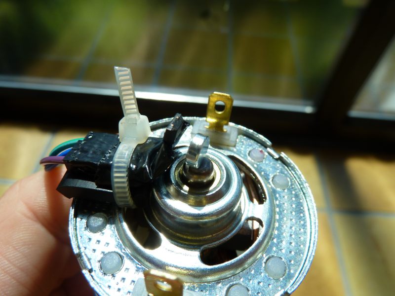Datei:Motor hallsensor.jpg