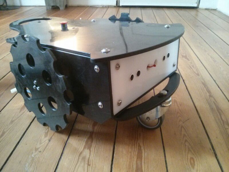 Datei:Ardumower rear driven experimental.jpg