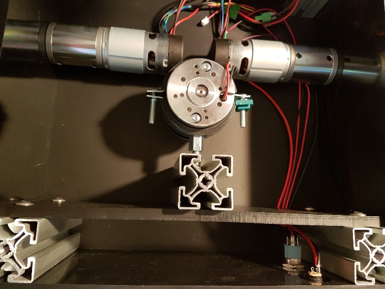 Datei:InsideAllMounted.jpg