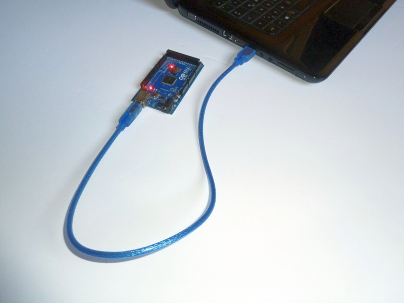 Datei:Arduino atmega2560 usb connected.jpg